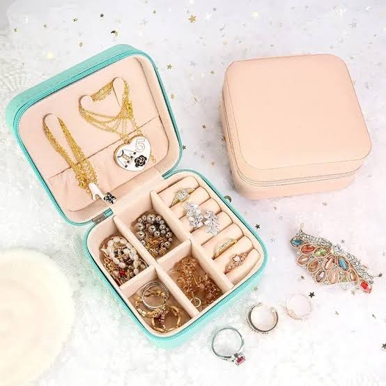 Noor Posh Luxury Velvet Travel Jewelry Box & Organizer